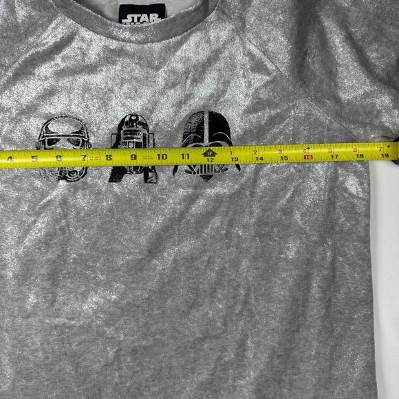 Star Wars Forever 21 Graphic Sweatshirt Silver Metallic Pullover Crew Neck - Picture 4 of 10